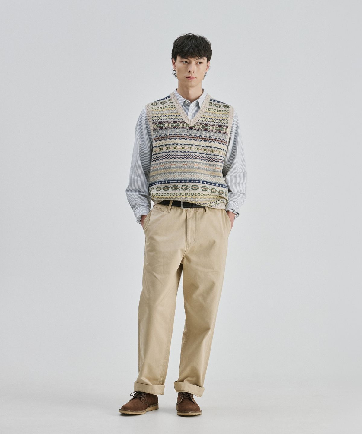 건지 울른스(Guernsey Woollens) 세인트피터 페어아일 브이넥 베스트 - 베이지