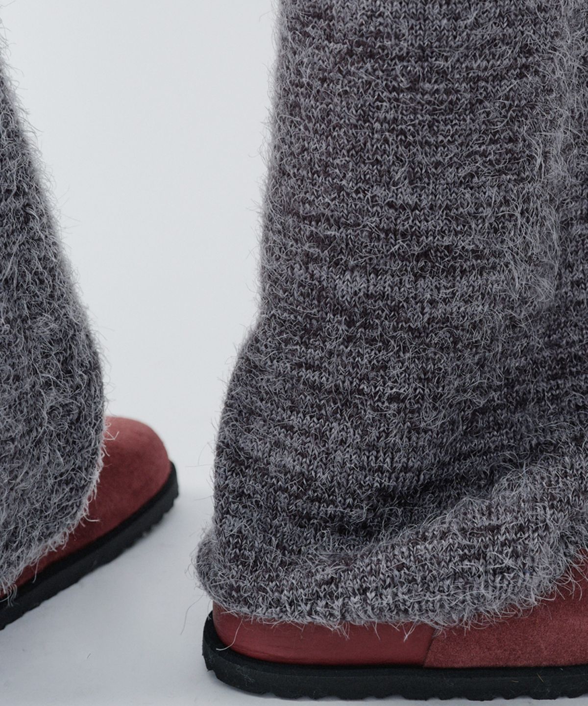 이어닝(YEARNING) HAIRY WOOL KNIT PANTS, MIX GREY