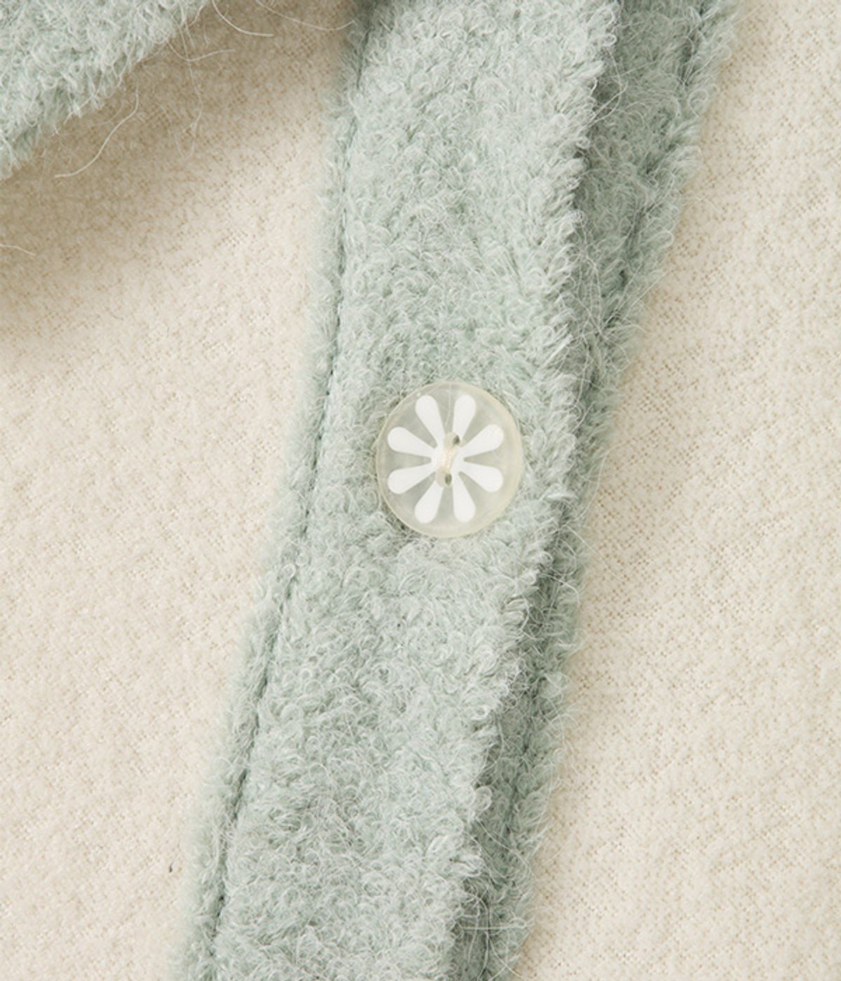 유쓰배쓰(YOUTHBATH) Slanted Button Cardigan