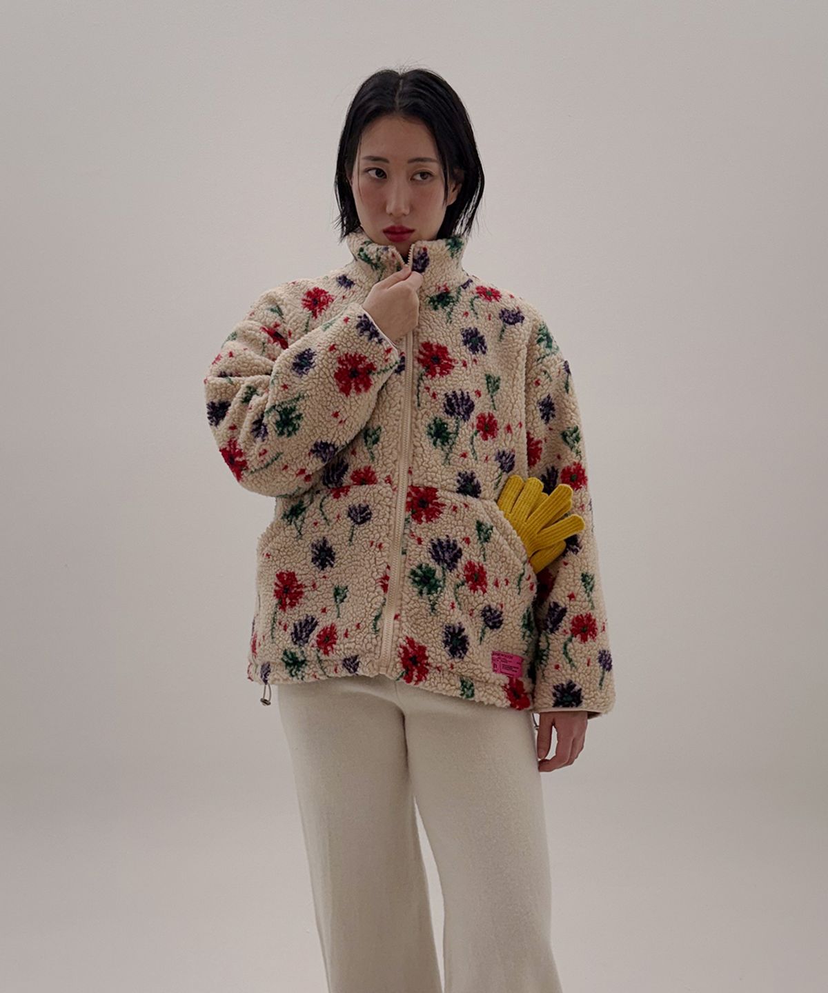 320쇼룸(320SHOWROOM) Floral Fleece Quilted Jumper Beige