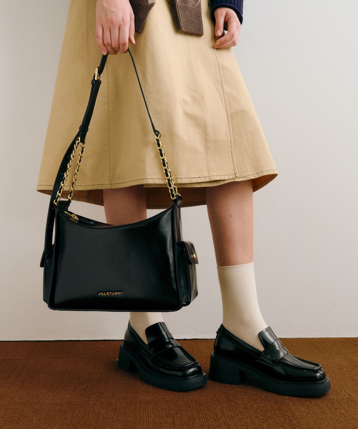 질스튜어트액세서리(JILLSTUART ACC) [MADISON] 매디슨 로고장식 소가죽 체인 숄더백 2color
