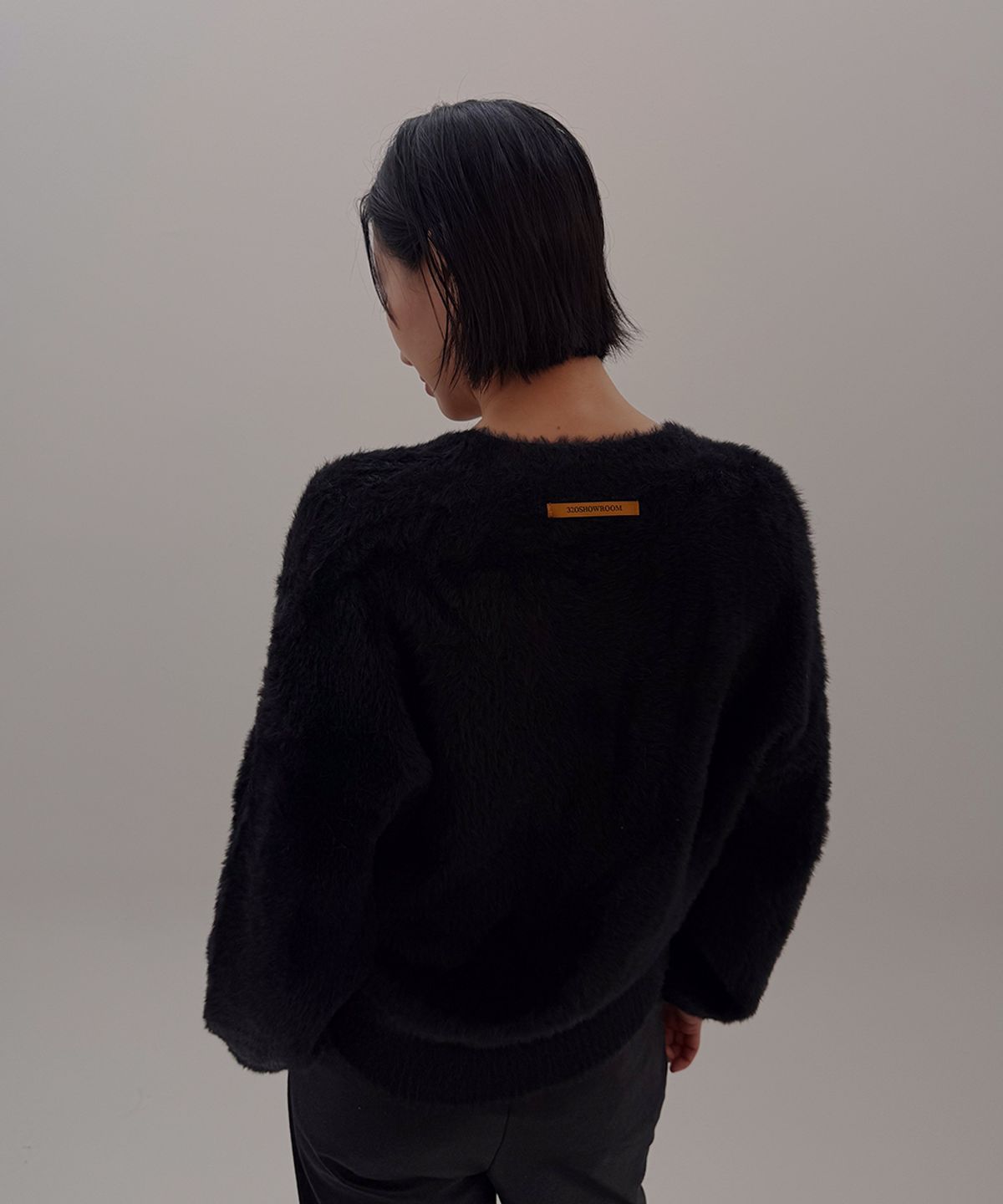 320쇼룸(320SHOWROOM) Soft Fuzzy Knit Cardigan Black