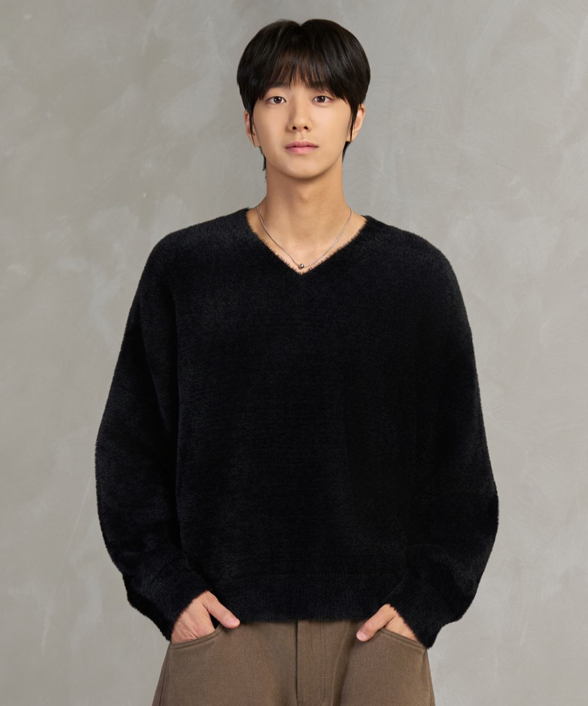 효지(HYOJI) FW 오버핏 헤비 앙고라 세미 크롭 브이넥 니트 (7컬러)