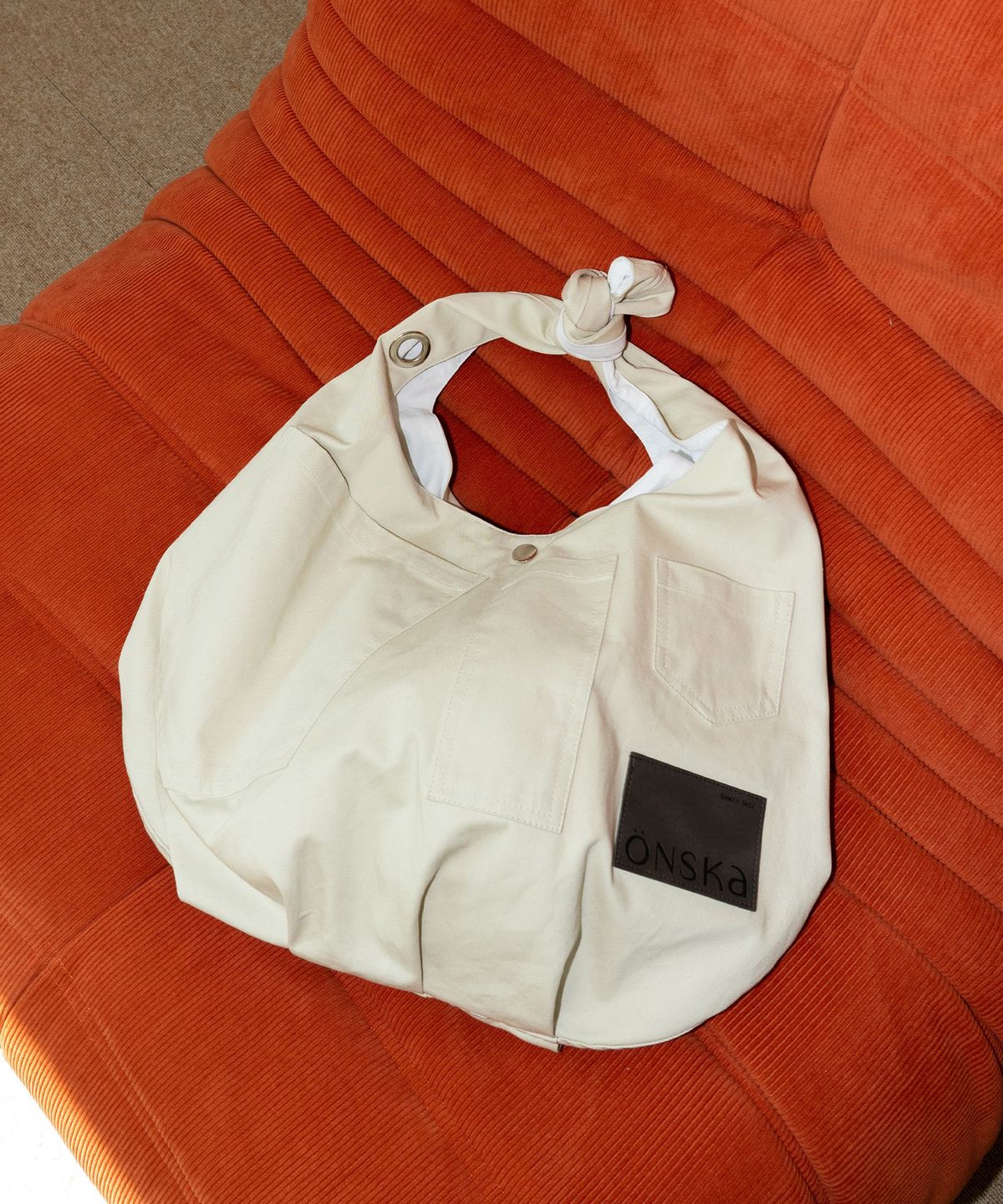 온스카(ONSKA) REVERSIBLE POCKET BAG (LIGHT YELLOW & WHITE)