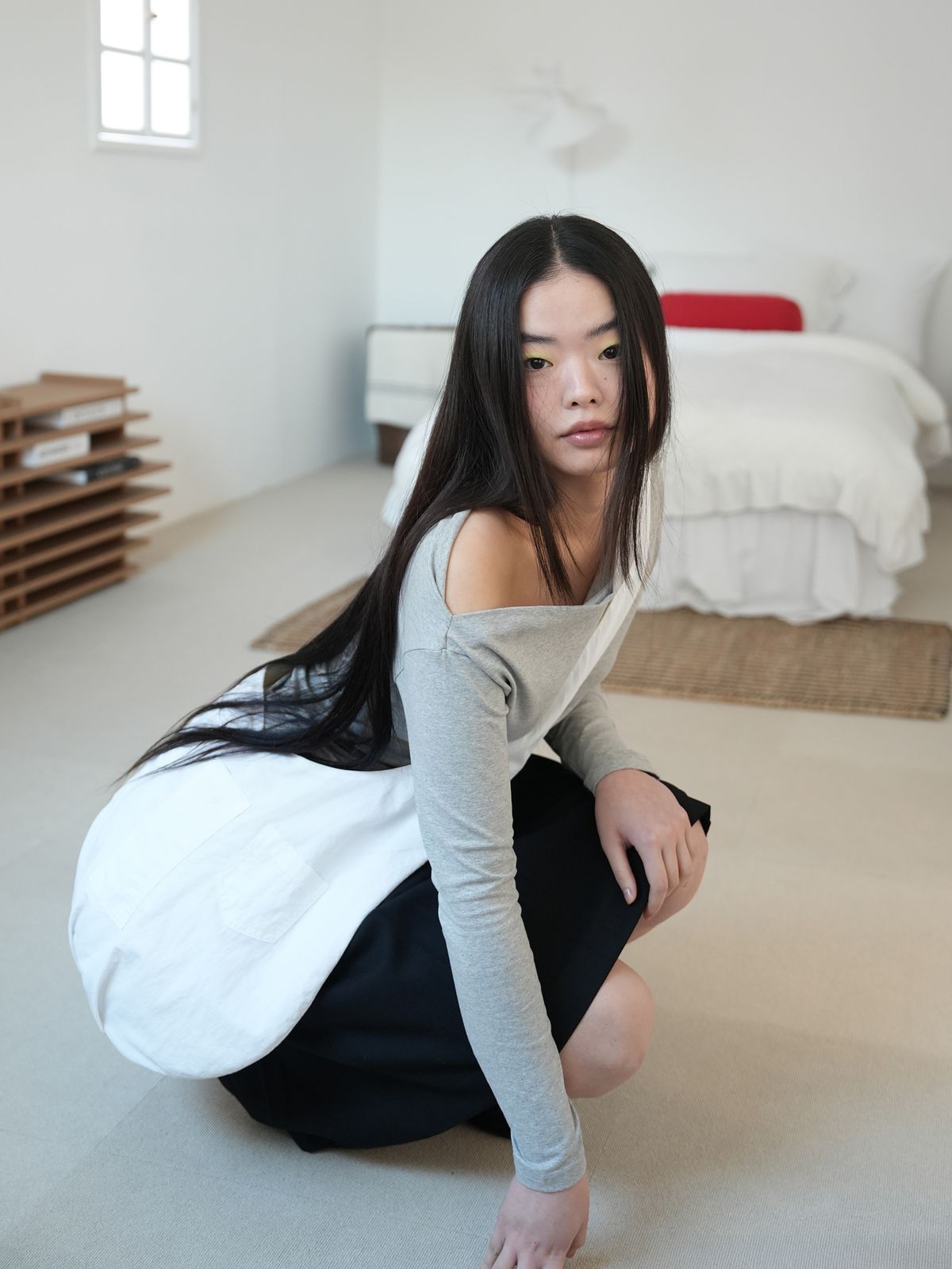 온스카(ONSKA) REVERSIBLE POCKET BAG (LIGHT YELLOW & WHITE)