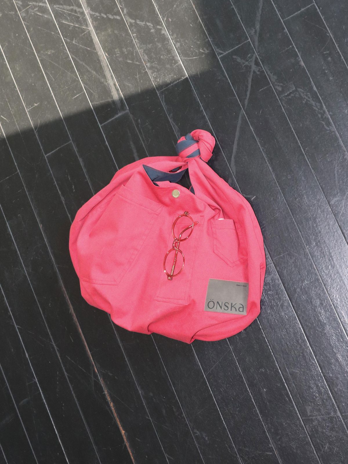 온스카(ONSKA) REVERSIBLE POCKET BAG (RED & NAVY)