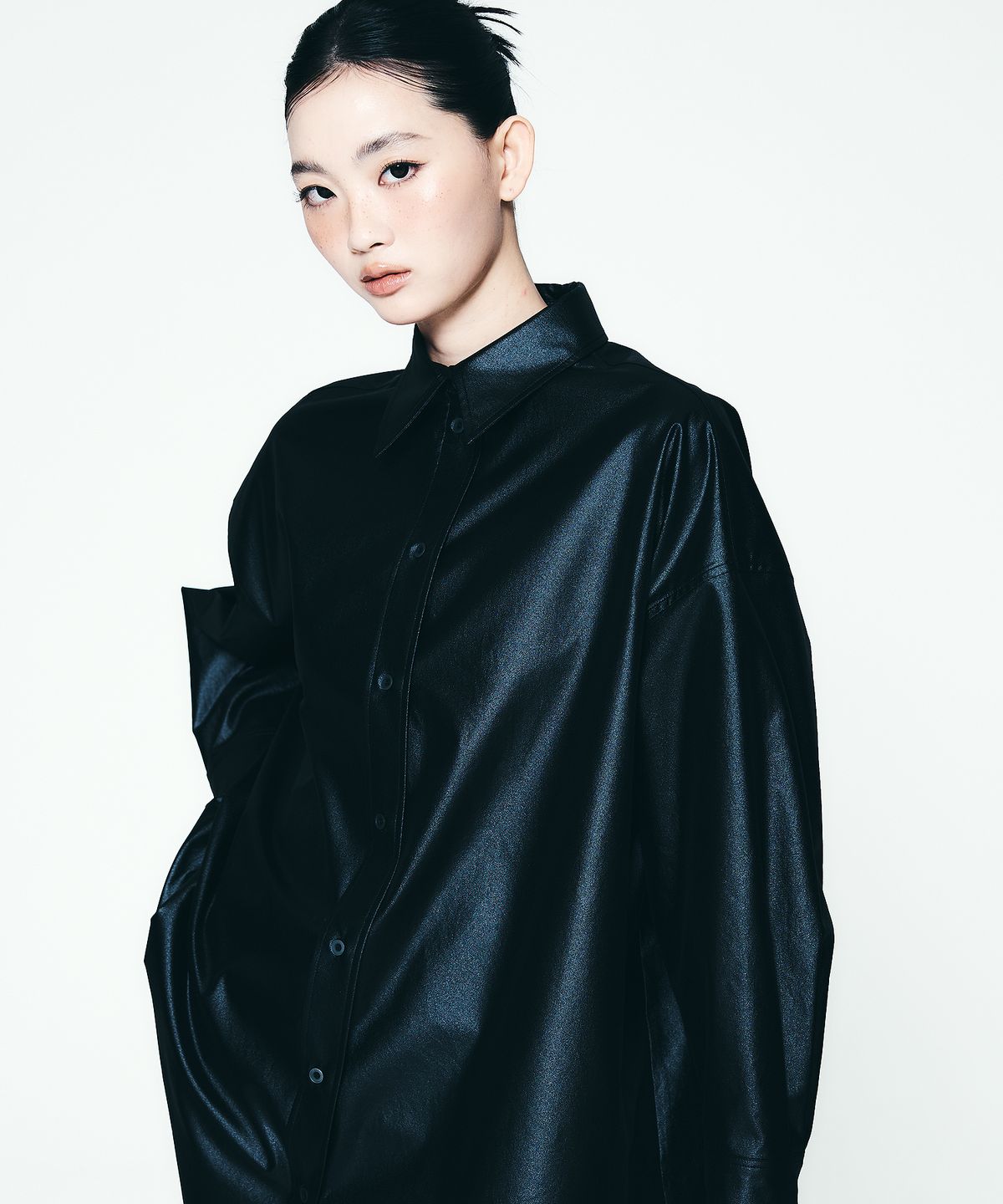 소이프유캔(SOIFUCAN) 퓨어 폼 드레이프 셔츠