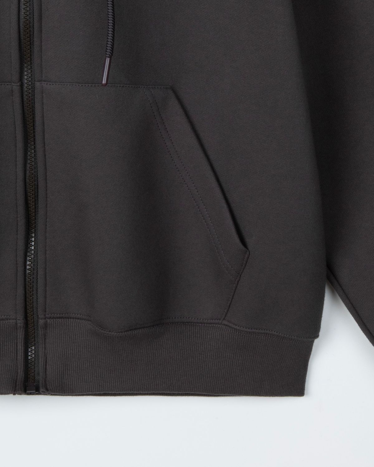 디앤드퀘스천(THEENDQUESTION) Neoprene hood zip-up jumper / BROWN