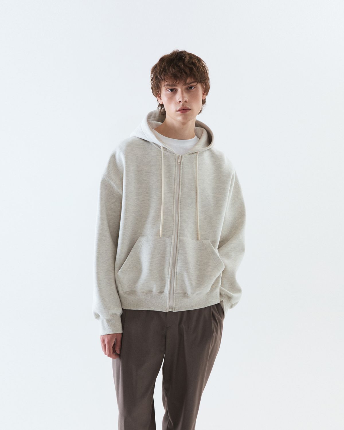 디앤드퀘스천(THEENDQUESTION) Neoprene hood zip-up jumper / OATMEAL