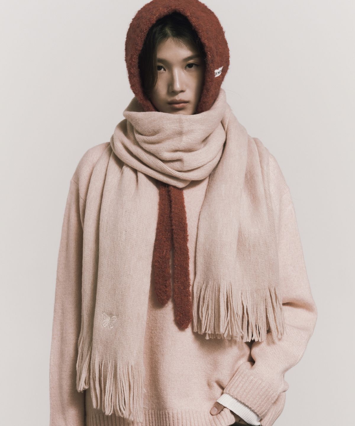 닉앤니콜(NICK&NICOLE) BUTTERFLY EMBROIDERED FRINGE MUFFLER_PINK