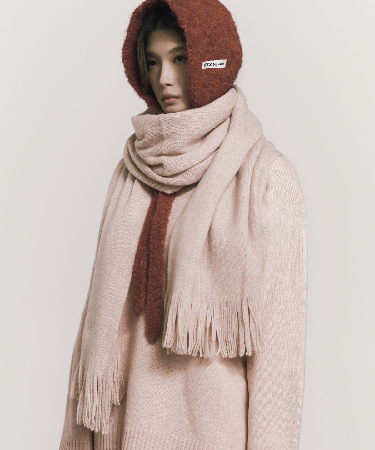 닉앤니콜(NICK&NICOLE) BUTTERFLY EMBROIDERED FRINGE MUFFLER_PINK