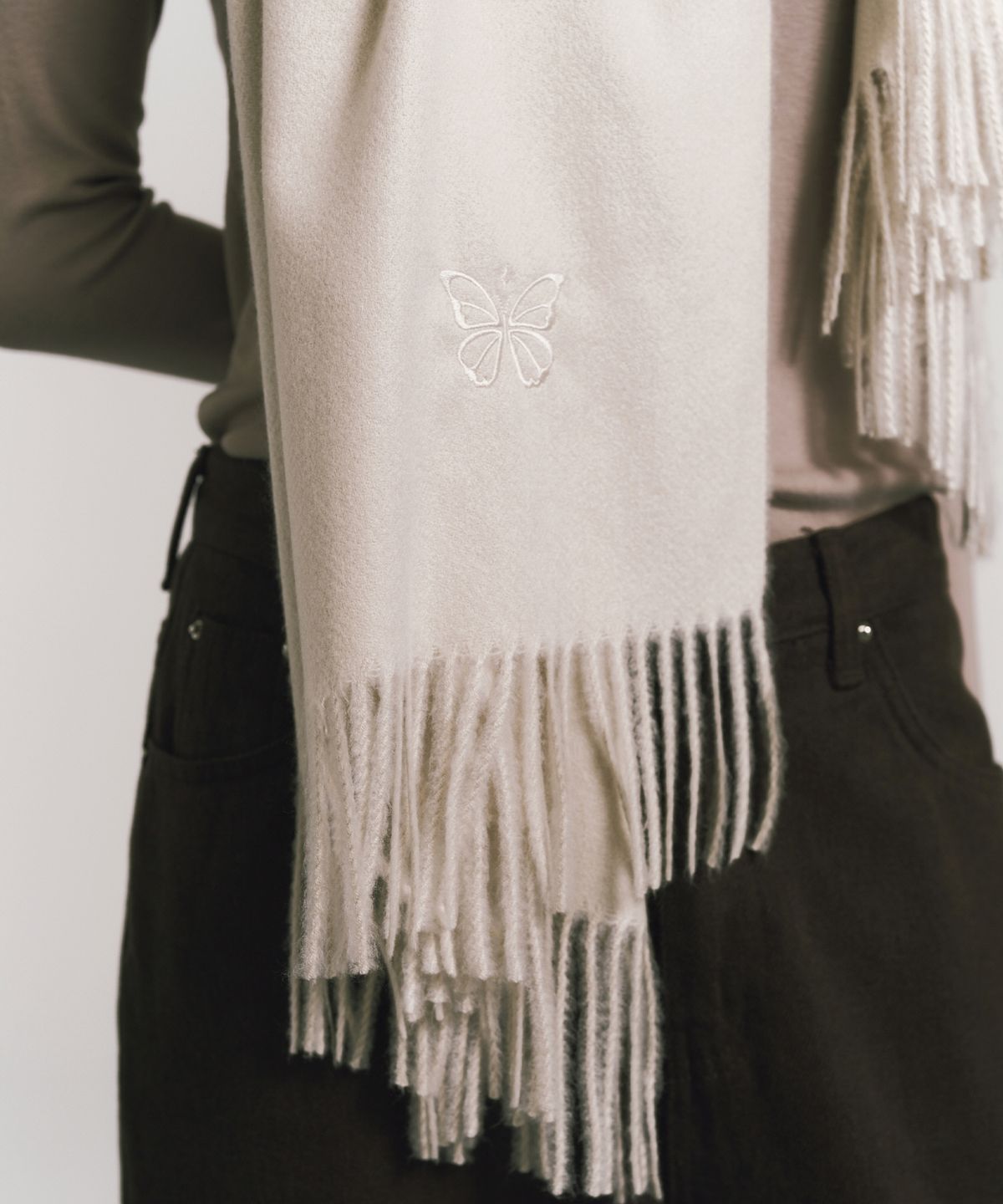 닉앤니콜(NICK&NICOLE) BUTTERFLY SOFT TOUCH MUFFLER_CREAM
