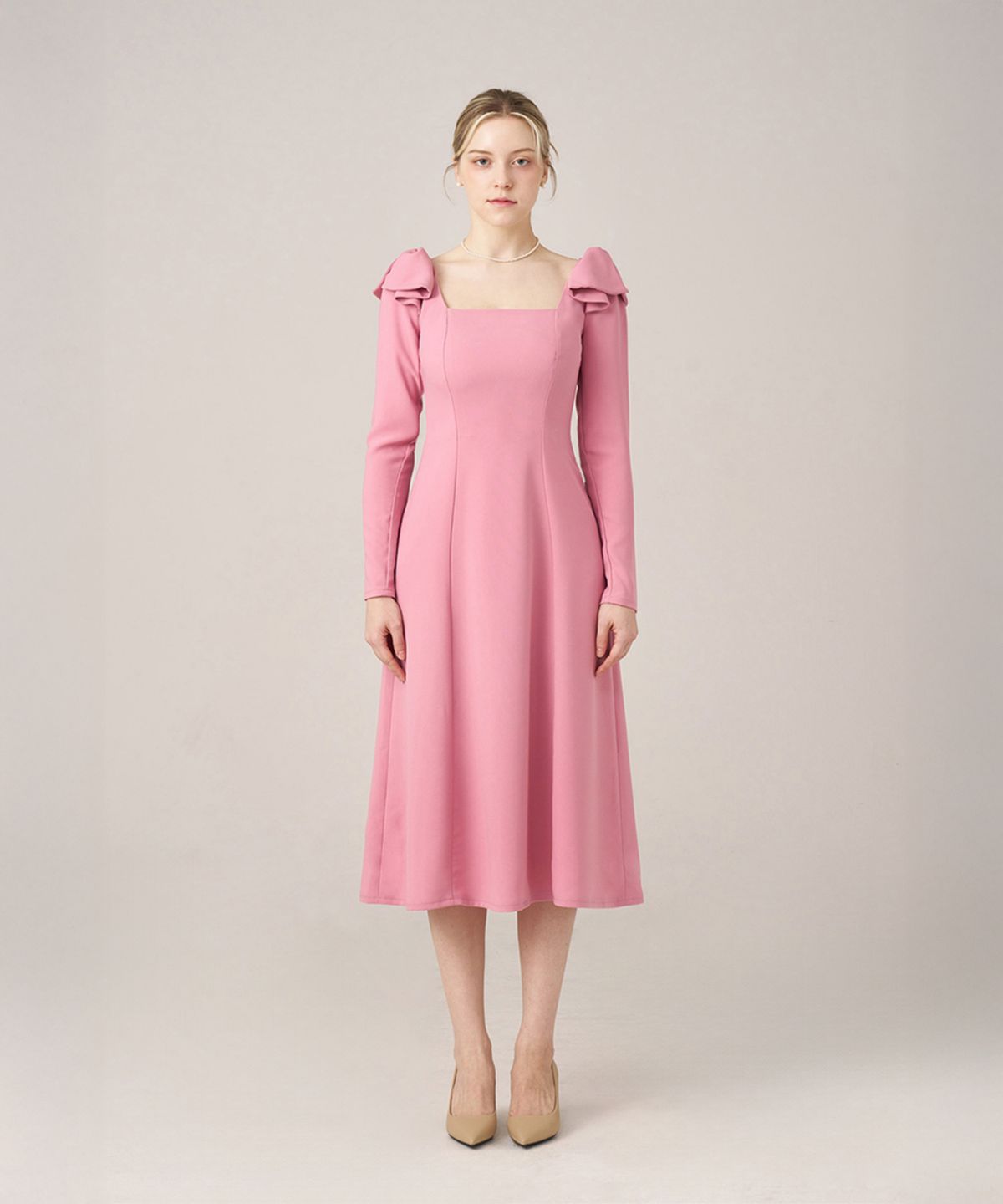 스쿠스퀘어(SQUSQUARE) Audrey ribbon dress_Rose Pink