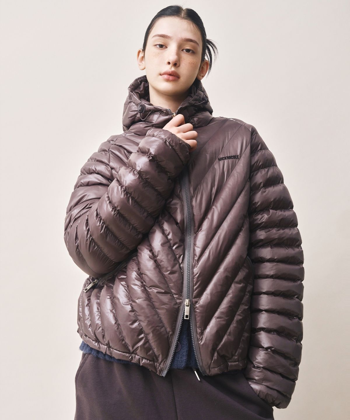 닉앤니콜(NICK&NICOLE) NICOLE LIGHT WEIGHT HOODY PADDING_CHARCOAL