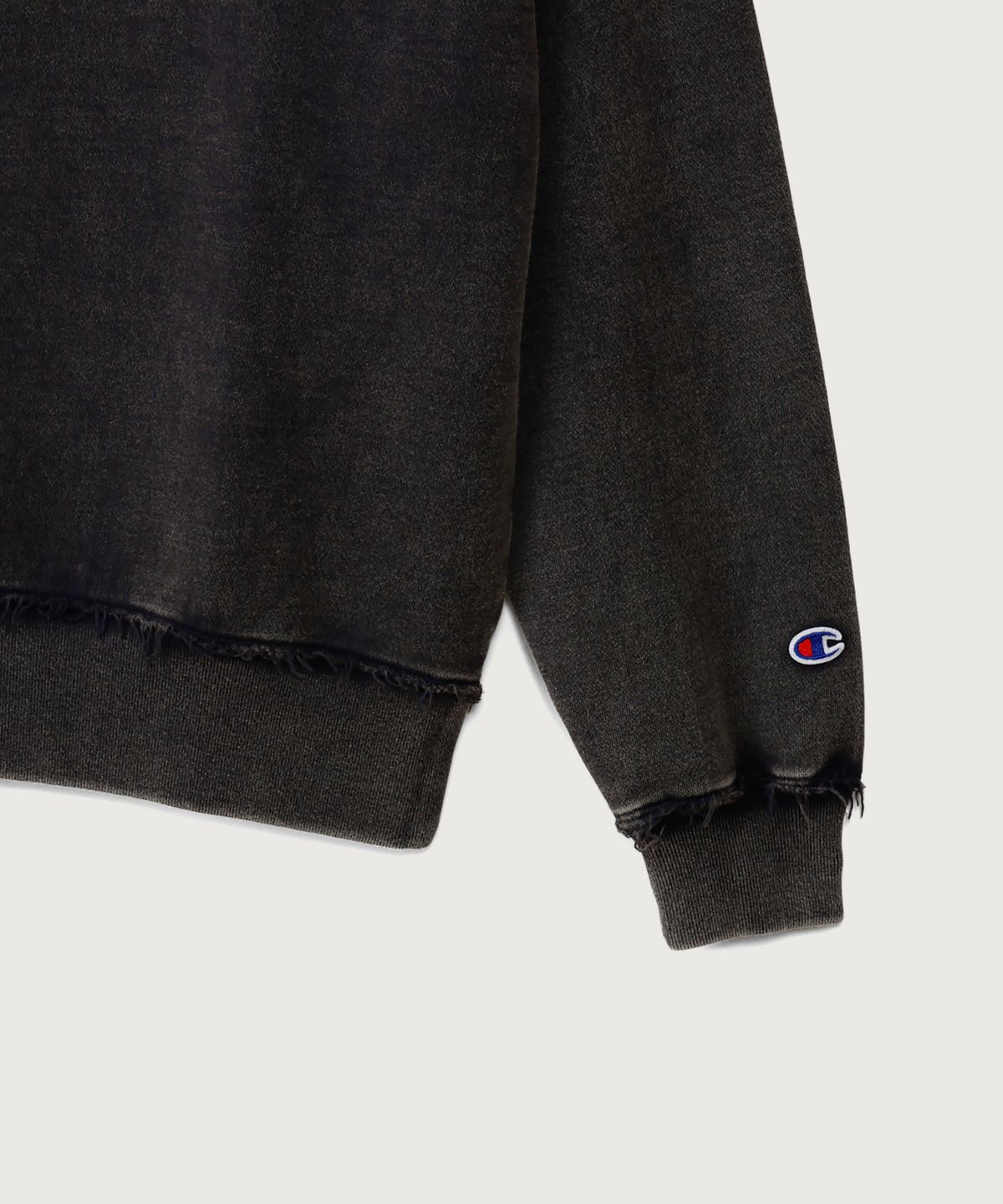챔피온(CHAMPION) 여성 빈티지 워싱 루즈핏 기모 스웨트셔츠 Off Black