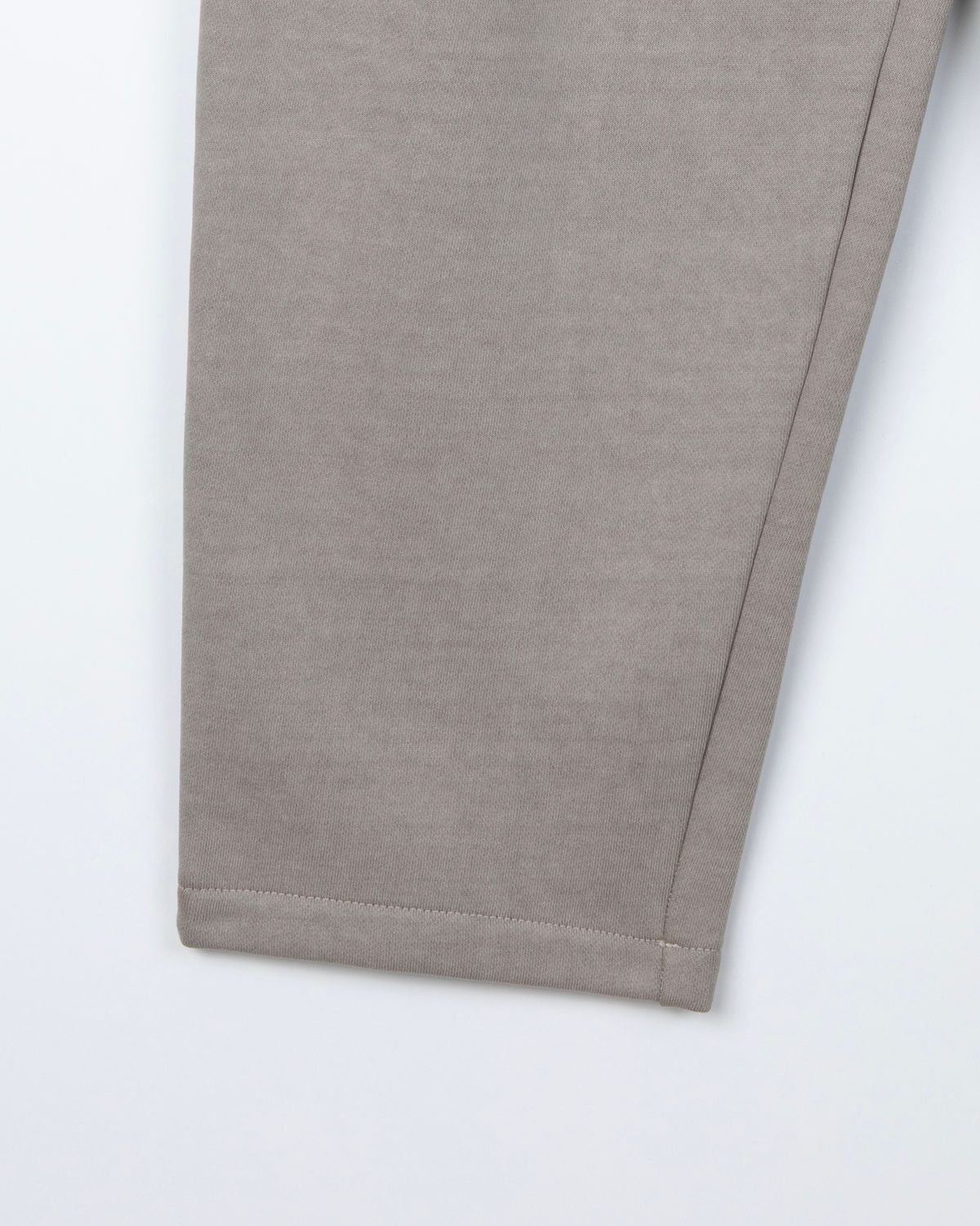 디앤드퀘스천(THEENDQUESTION) Pigment wide training pants / BEIGE