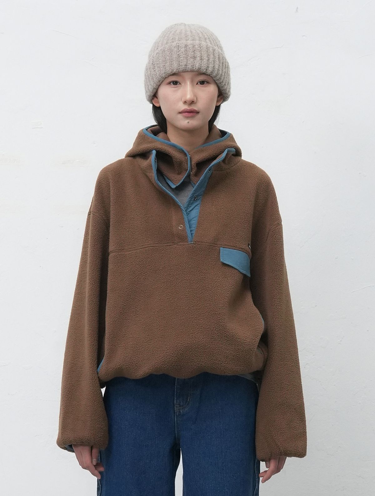 제너럴아이디어(GENERALIDEA) UNISEX 소프트 하이넥 플리스 아노락 세트[BROWN] / SBE4U02010