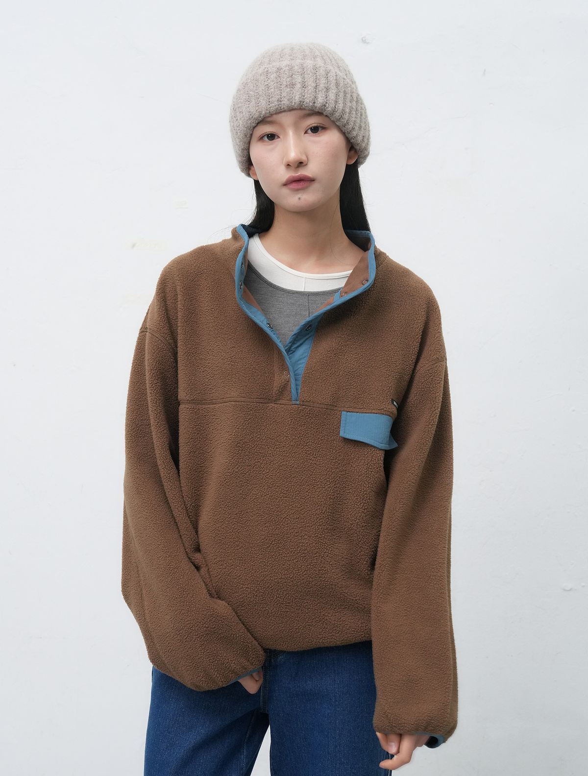 제너럴아이디어(GENERALIDEA) UNISEX 소프트 하이넥 플리스 아노락 세트[BROWN] / SBE4U02010