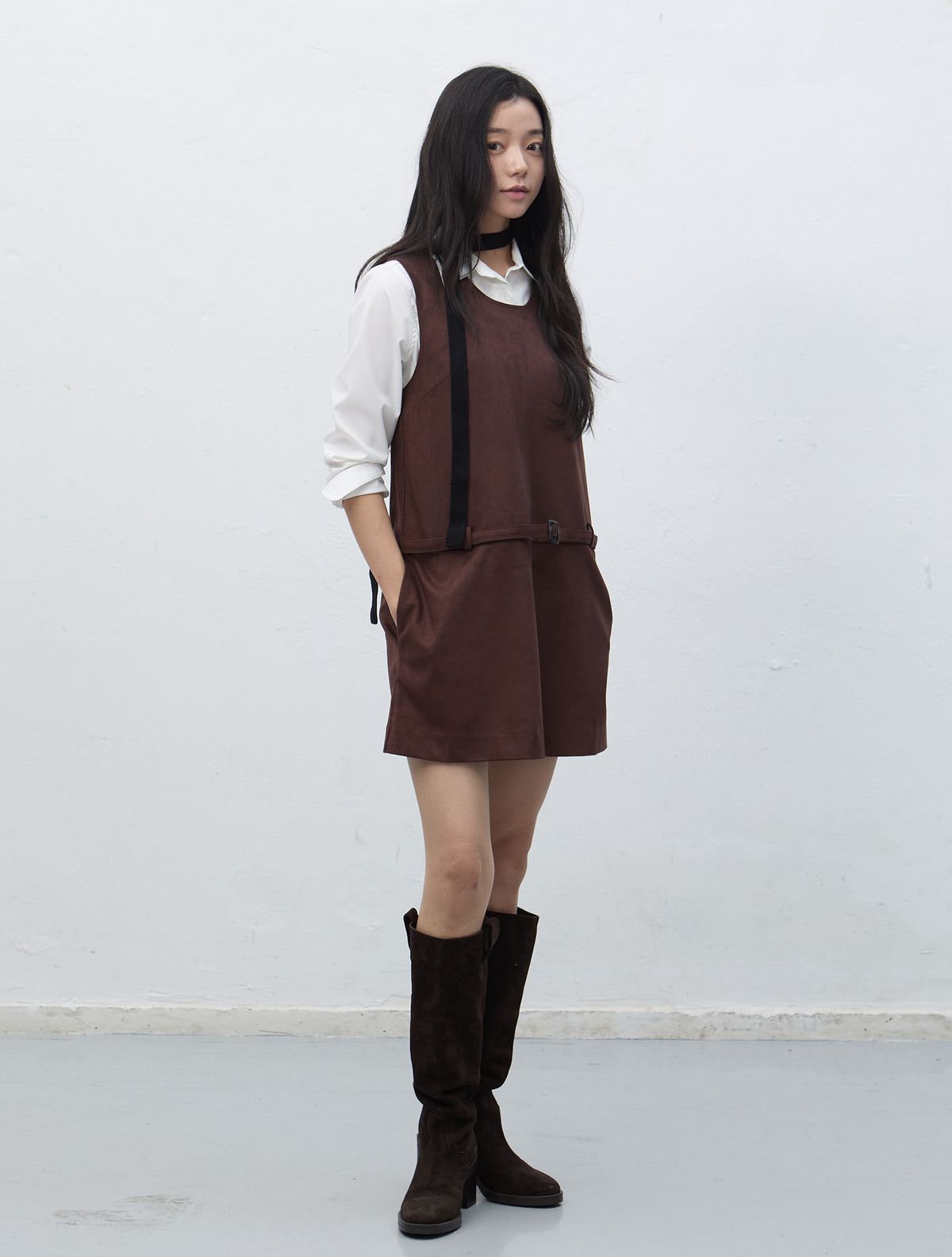 제너럴아이디어(GENERALIDEA) 스웨이드 벨티드 원피스 [DARK BROWN] / WBE4L15512