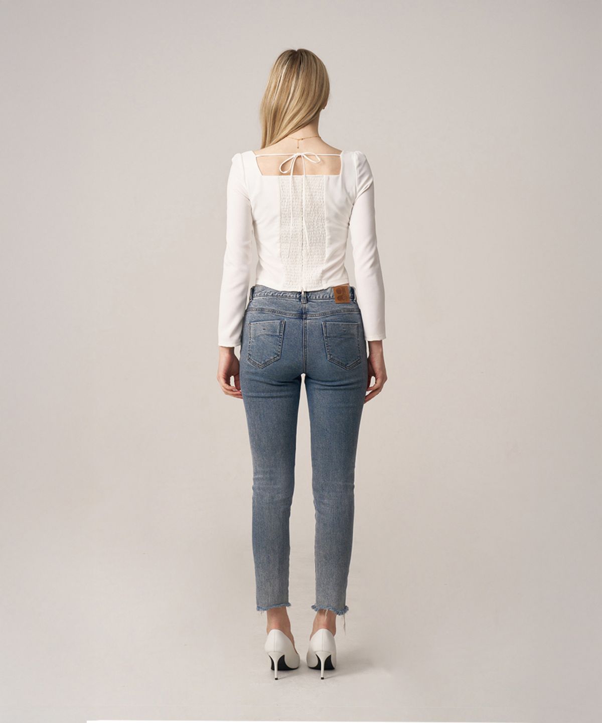 스쿠스퀘어(SQUSQUARE) [Petite Size] Celine Princess Blouse_Off White