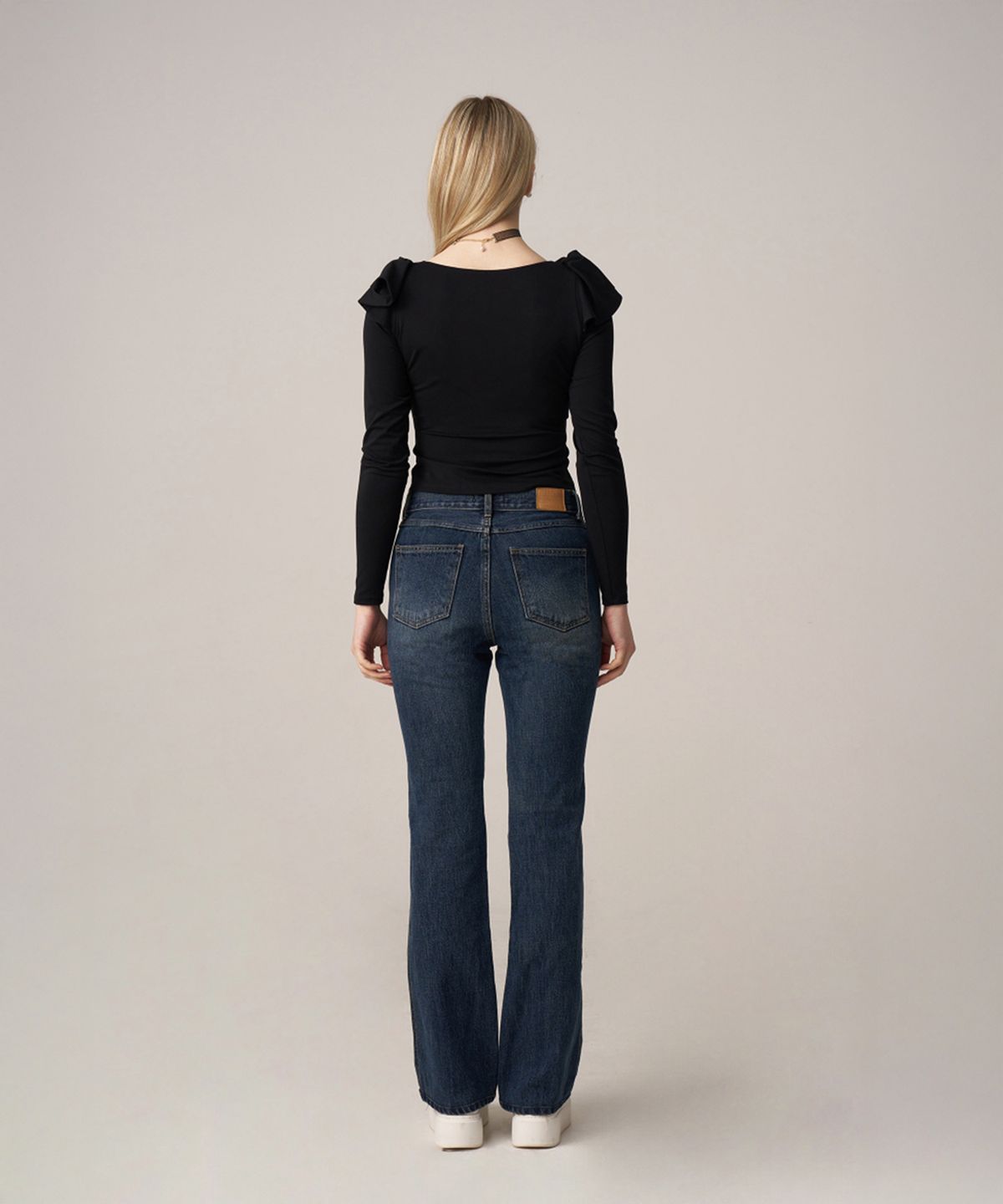 스쿠스퀘어(SQUSQUARE) Audrey Ribbon T-Shirt_Noir Black
