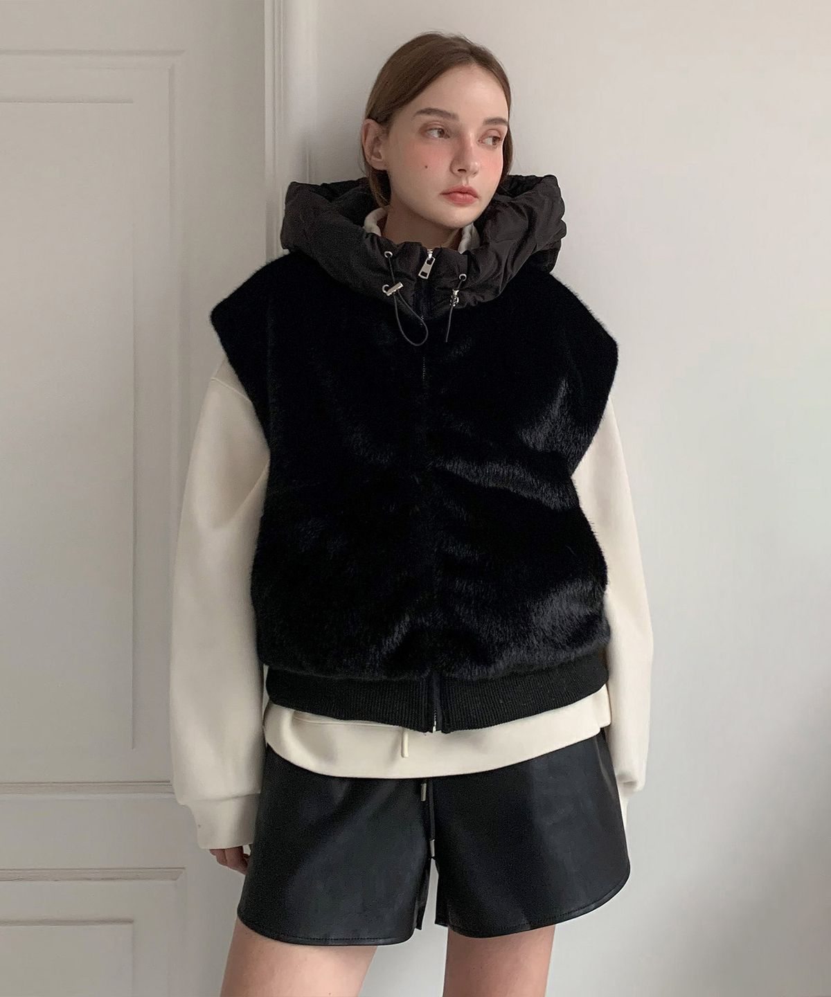 바스카라(VASCARA) Hoodie Fake Fur Zip-Up Vest (2colors)