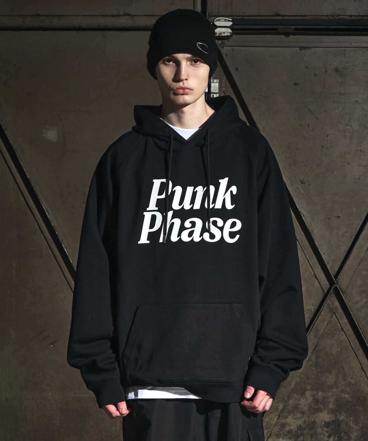 펑크페이즈(PUNKPHASE) Big PP Logo Hoodie Black
