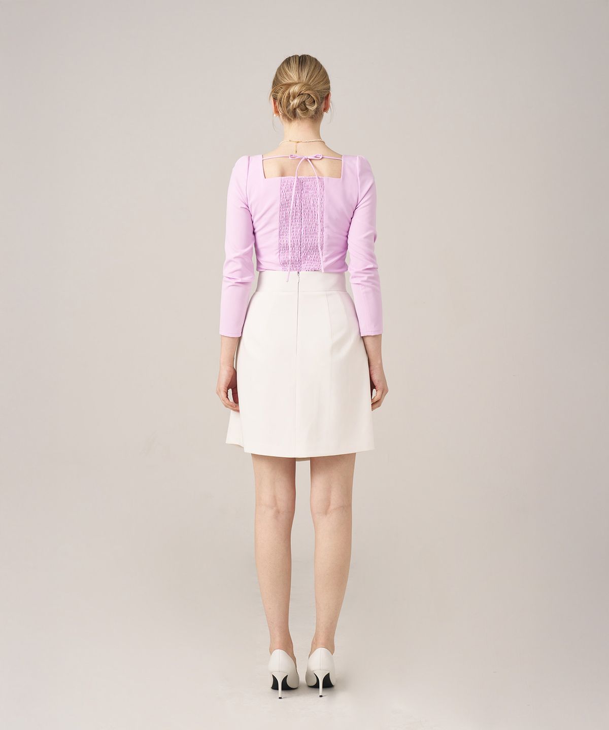 스쿠스퀘어(SQUSQUARE) Nana Mini Wrap Skirt_Mood White