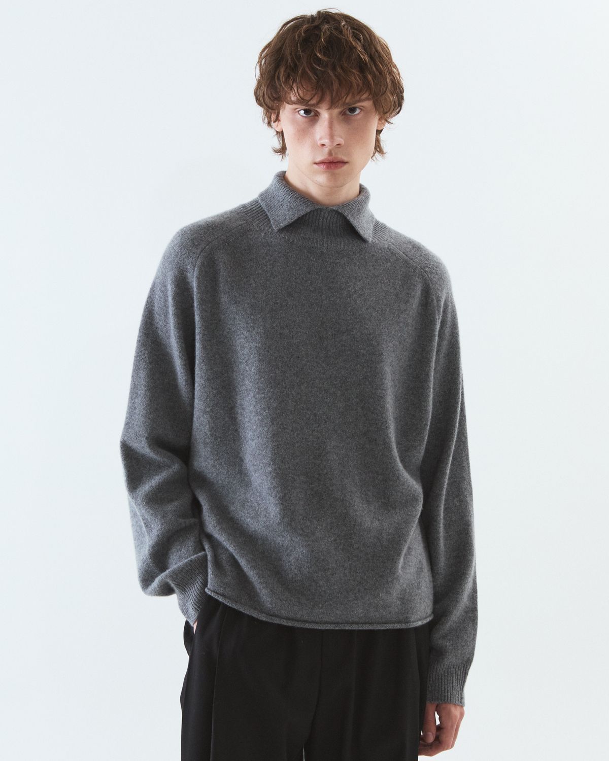 디앤드퀘스천(THEENDQUESTION) Turtle crop knit top / GRAY