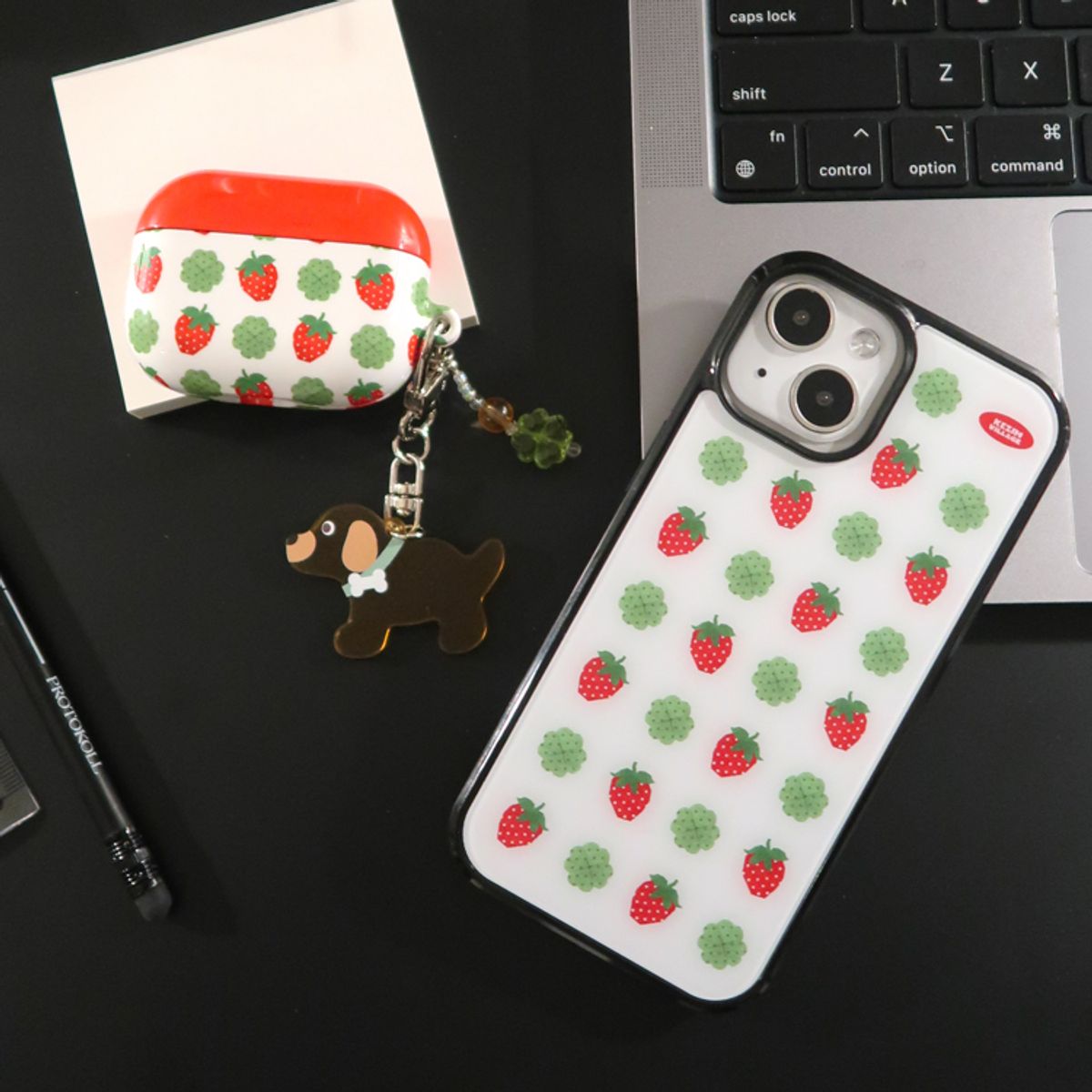 케짐 빌리지(KEZIM VILLAGE) STRAWBERRY PATTERN case (glass bumper)
