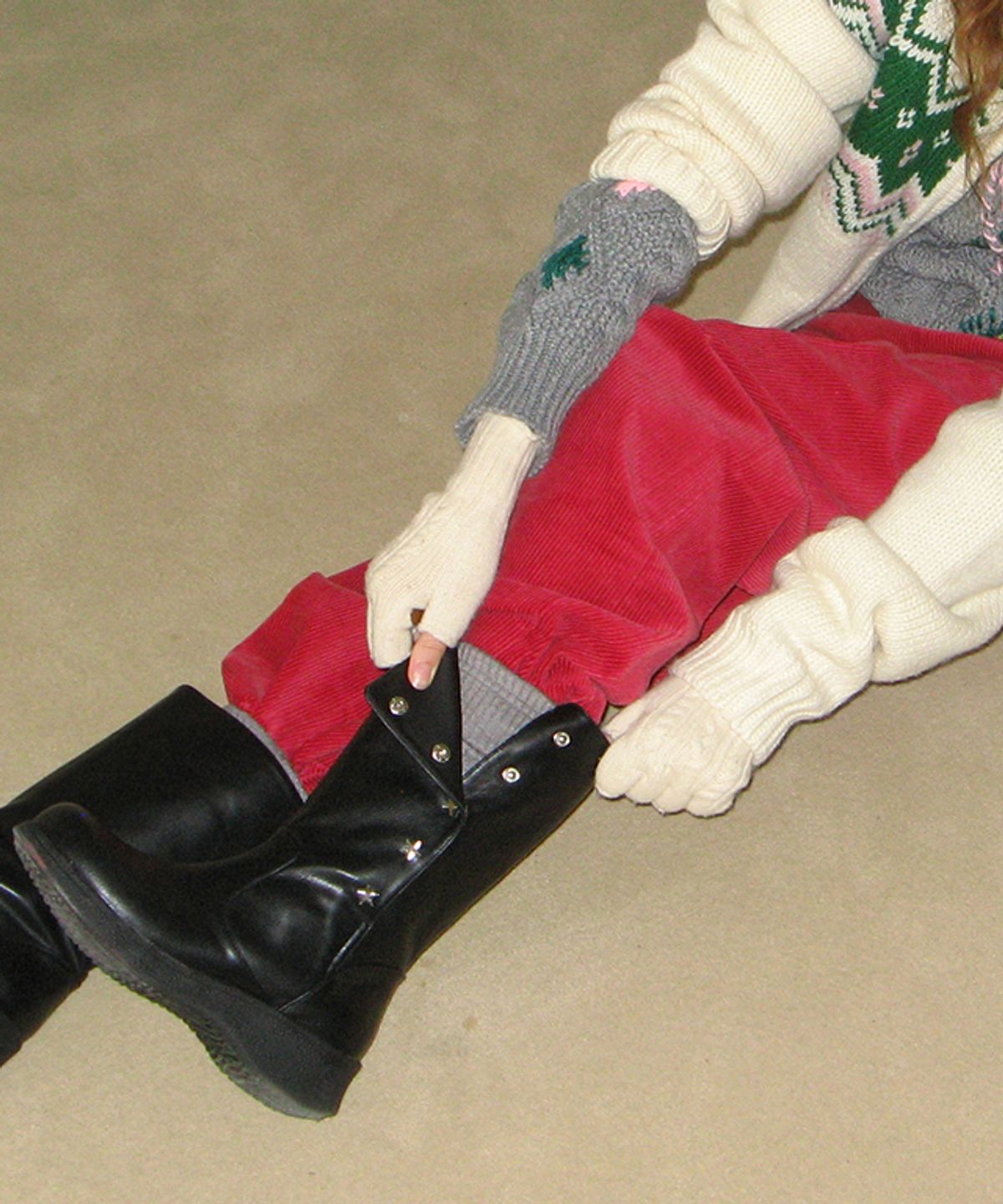 론론(RONRON) STAR STUD ECO LEATHER MID BOOTS BLACK