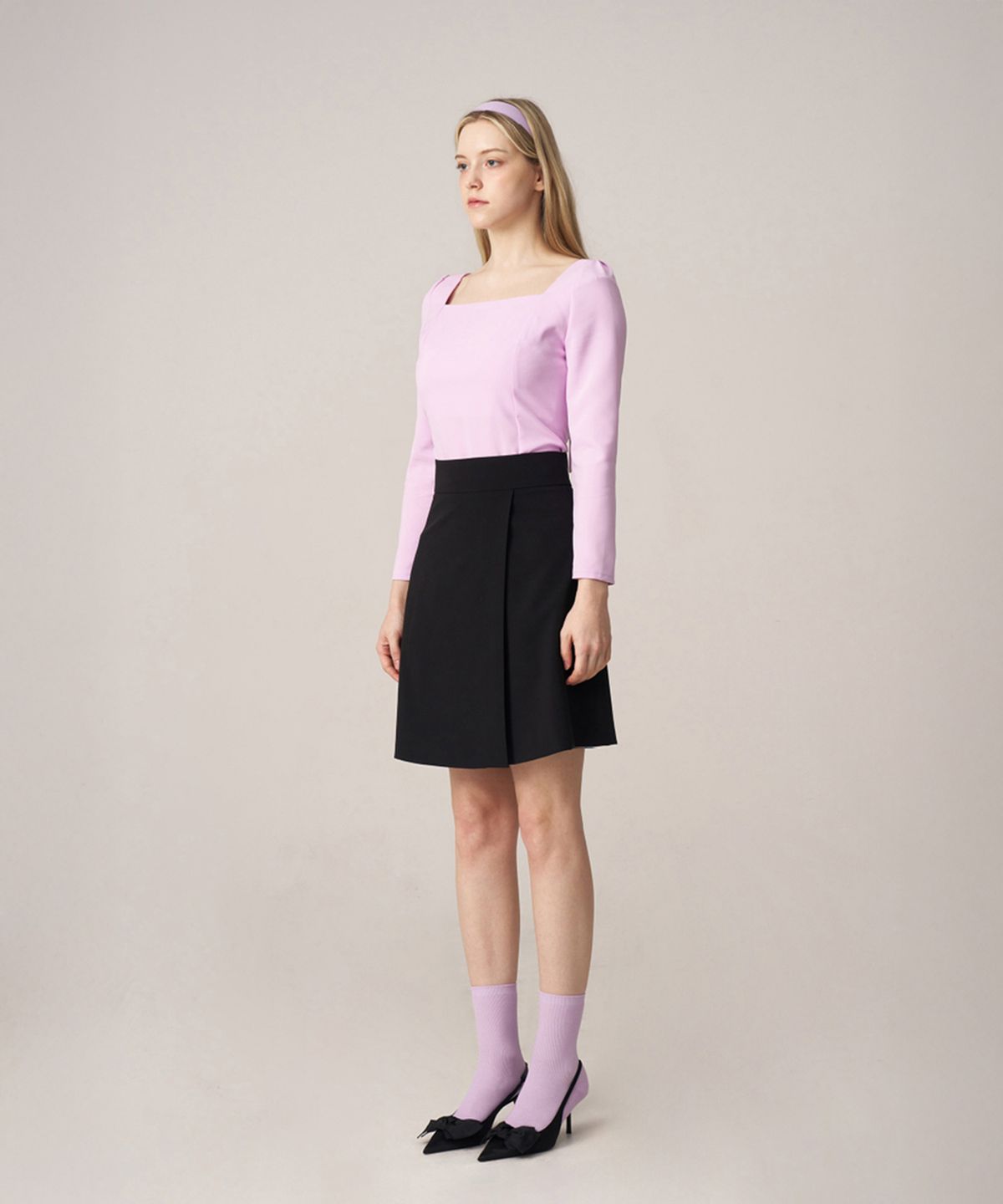 스쿠스퀘어(SQUSQUARE) Nana Mini Wrap Skirt_Clear Black