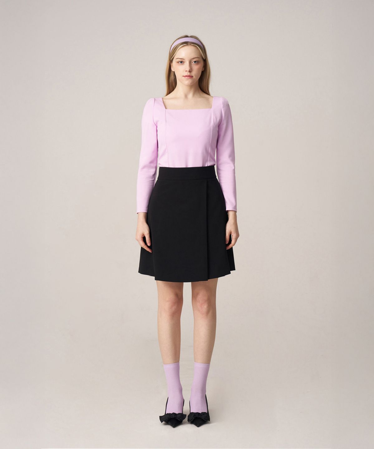 스쿠스퀘어(SQUSQUARE) Nana Mini Wrap Skirt_Clear Black