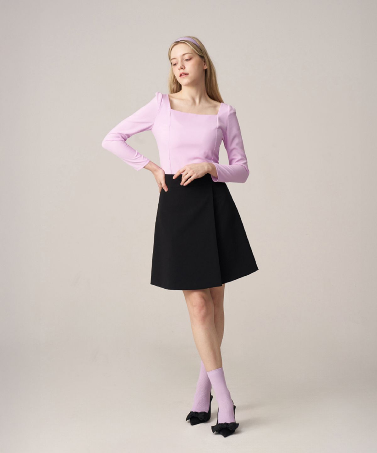 스쿠스퀘어(SQUSQUARE) Nana Mini Wrap Skirt_Clear Black