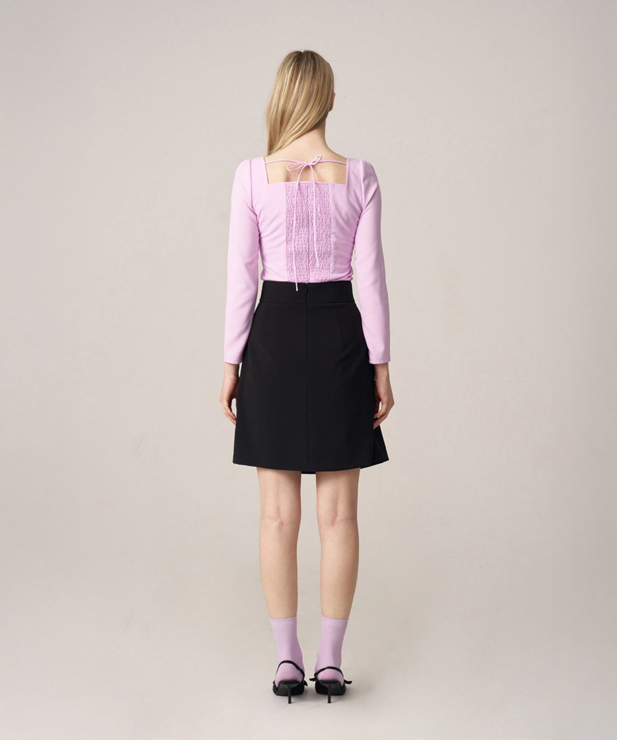 스쿠스퀘어(SQUSQUARE) Nana Mini Wrap Skirt_Clear Black