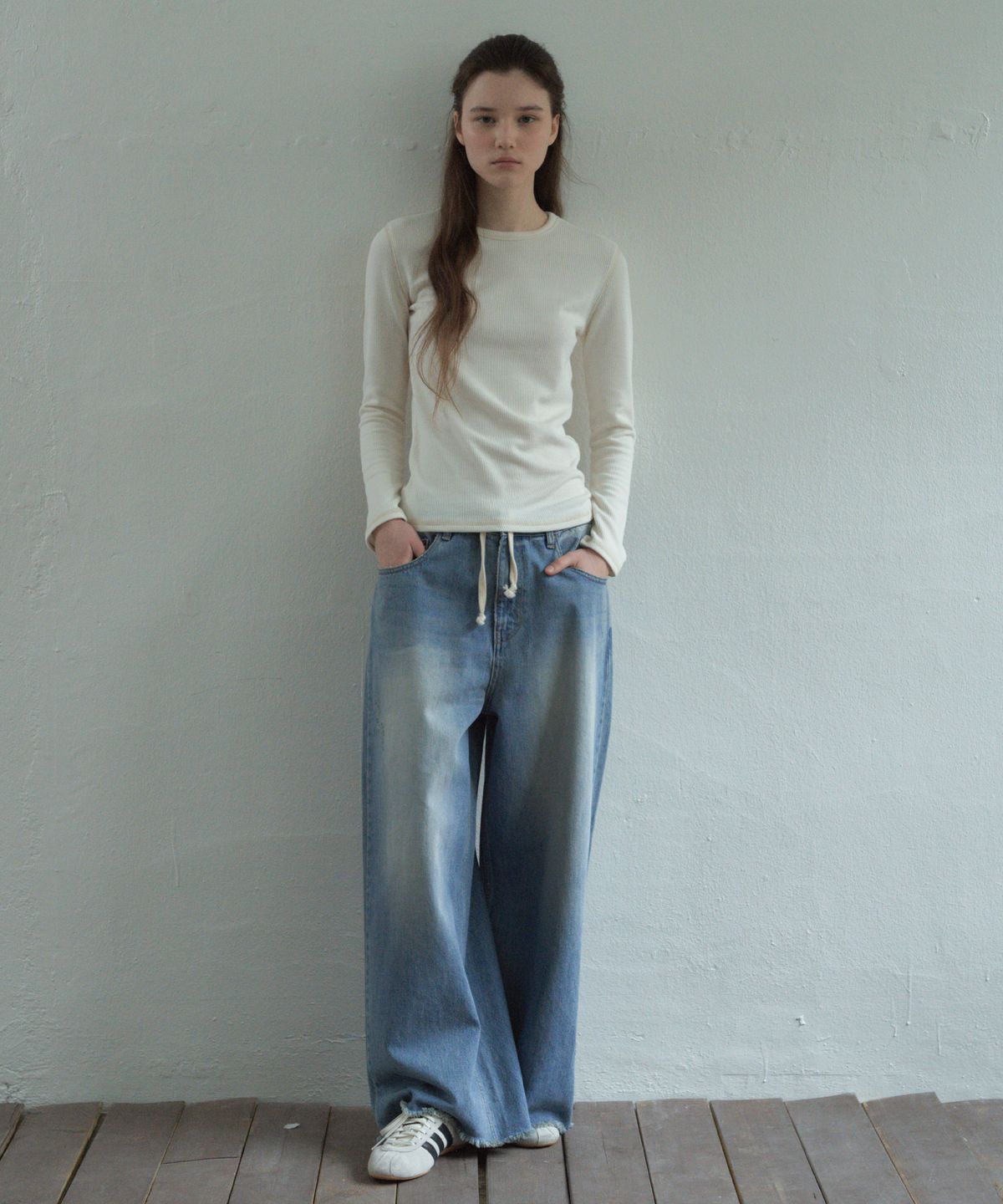 씨타(CITTA) String Detail Cutting Damage Denim Pants_CTD426(Light Blue)