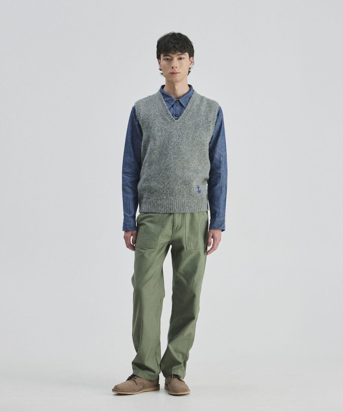 건지 울른스(Guernsey Woollens) 셔틀랜드울 브이넥 베스트 - 브러쉬드 그레이
