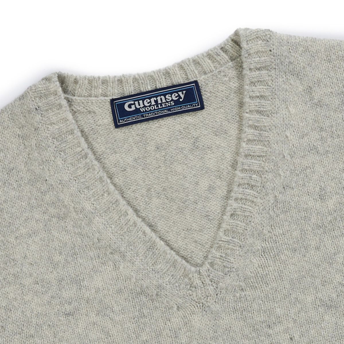 건지 울른스(Guernsey Woollens) 셔틀랜드울 브이넥 베스트 - 라이트 그레이