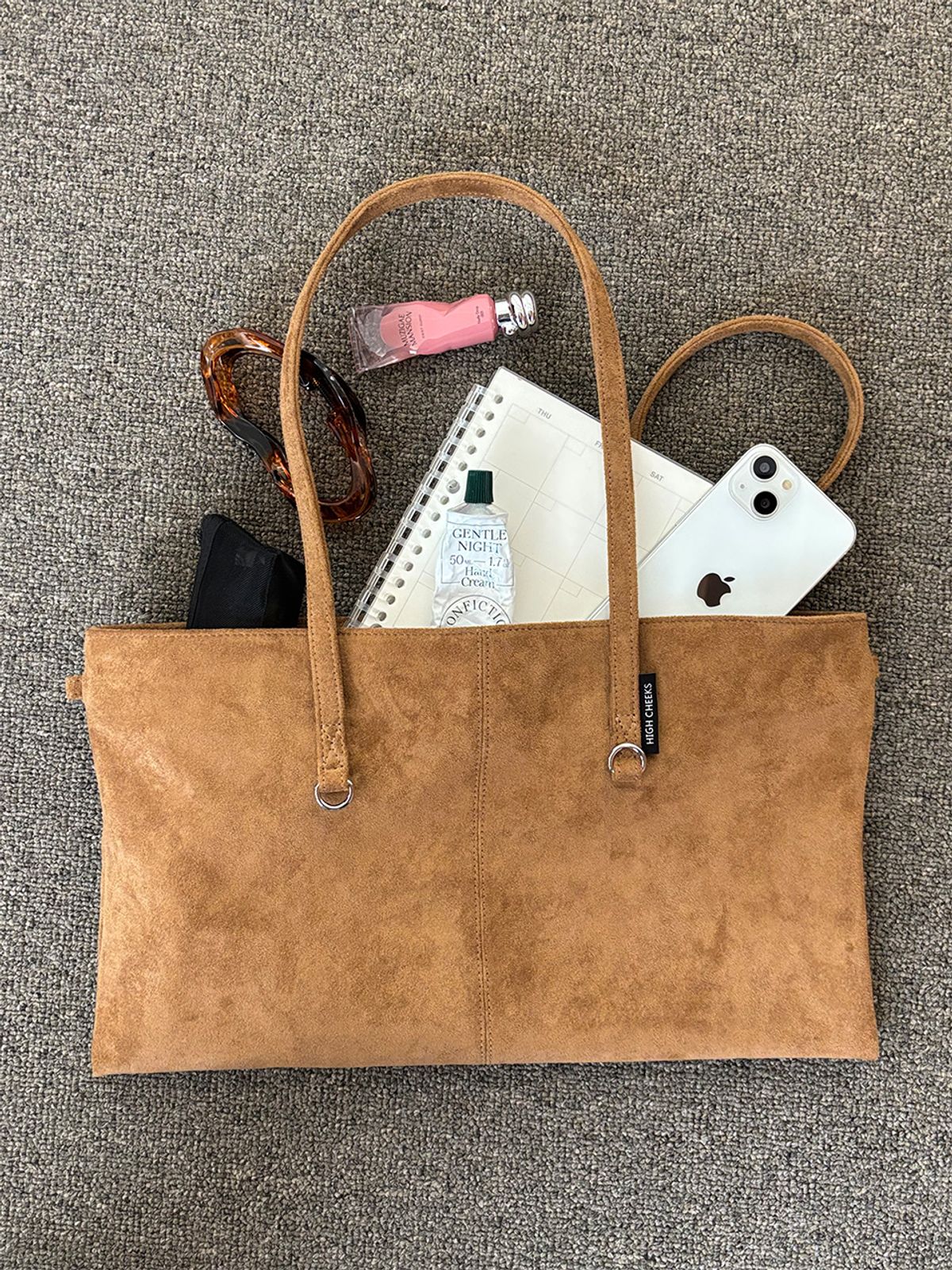 하이칙스(HIGH CHEEKS) Flat Suede Shoulder Bag_HC2599BG001M