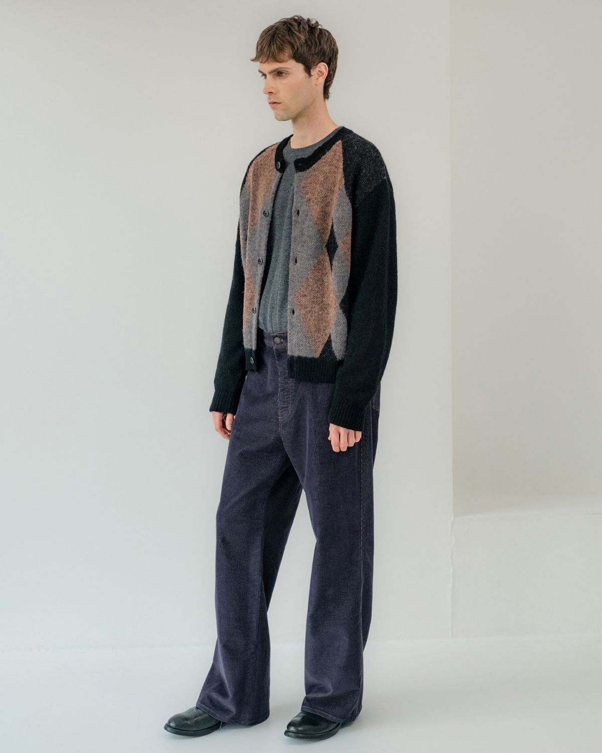 포커페이스(POKERFACE) ALPACA ARGYLE CARDIGAN BLACK