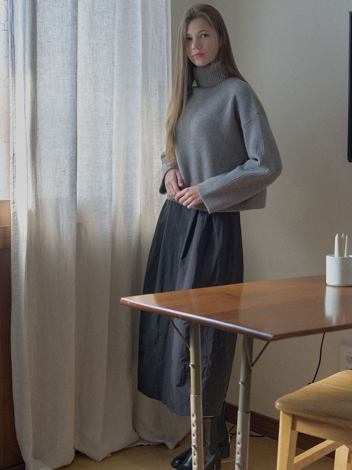 아방(AVANT-G) Turtleneck Crop Knit Pullover - GREY