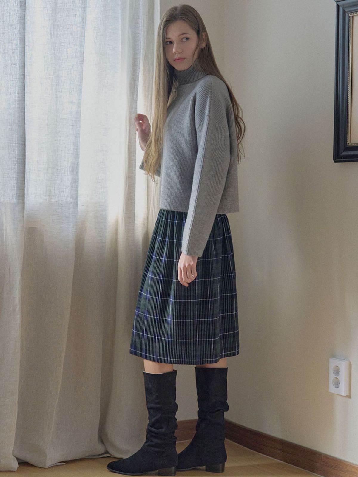 아방(AVANT-G) Turtleneck Crop Knit Pullover - GREY