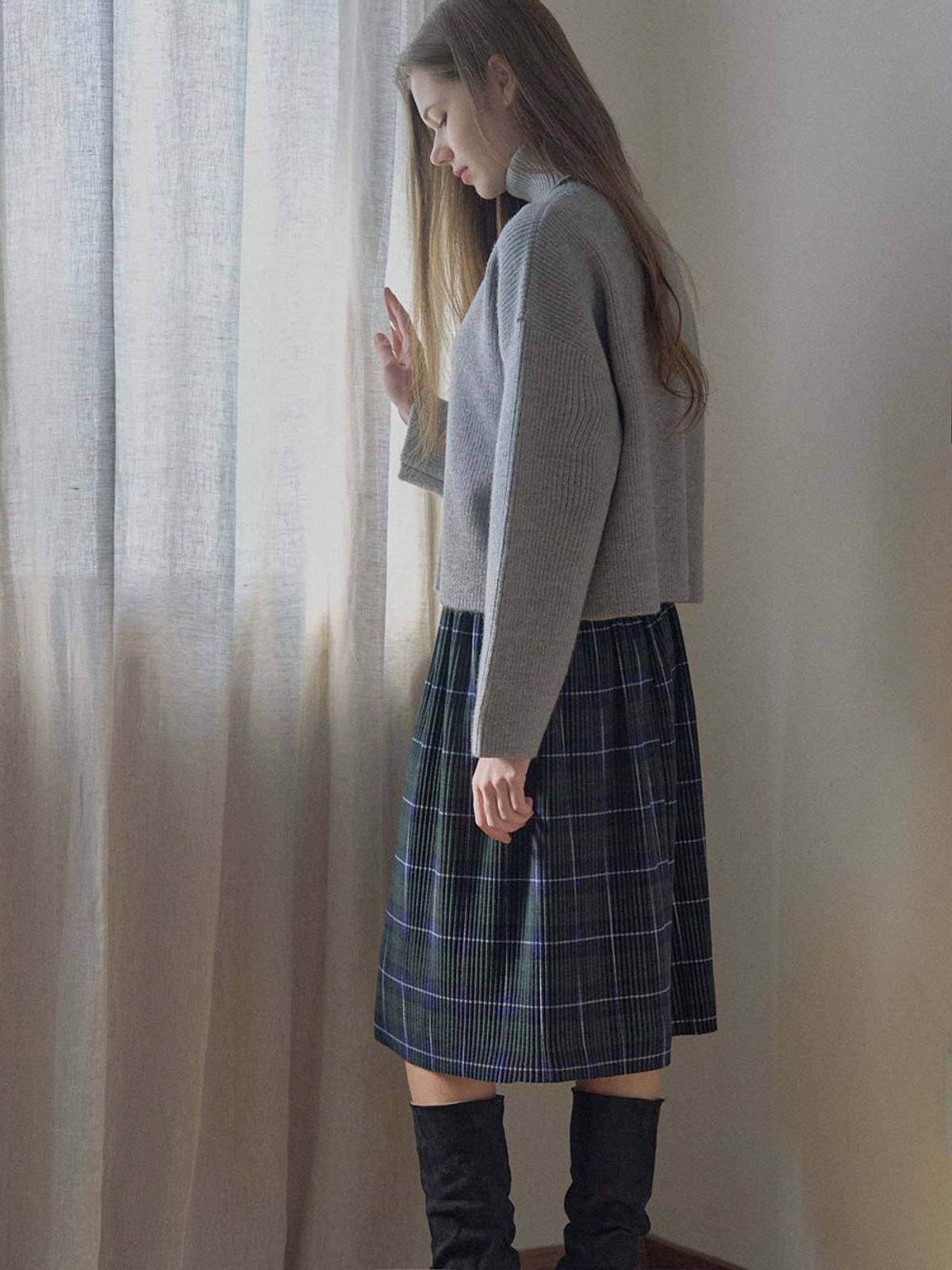 아방(AVANT-G) Turtleneck Crop Knit Pullover - GREY