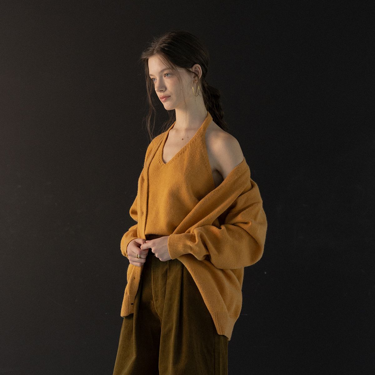 웬스데이딜라잇(WEDNESDAY DELIGHT) WD_Backless knit vest and cardigan set_MUSTARD