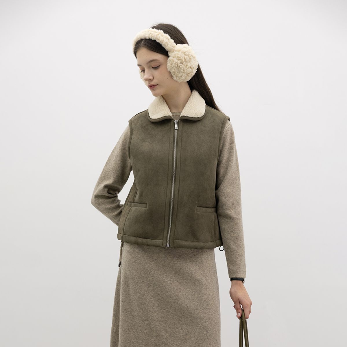 웬스데이딜라잇(WEDNESDAY DELIGHT) WD_Nomad fleece mustang vest_KHAKI