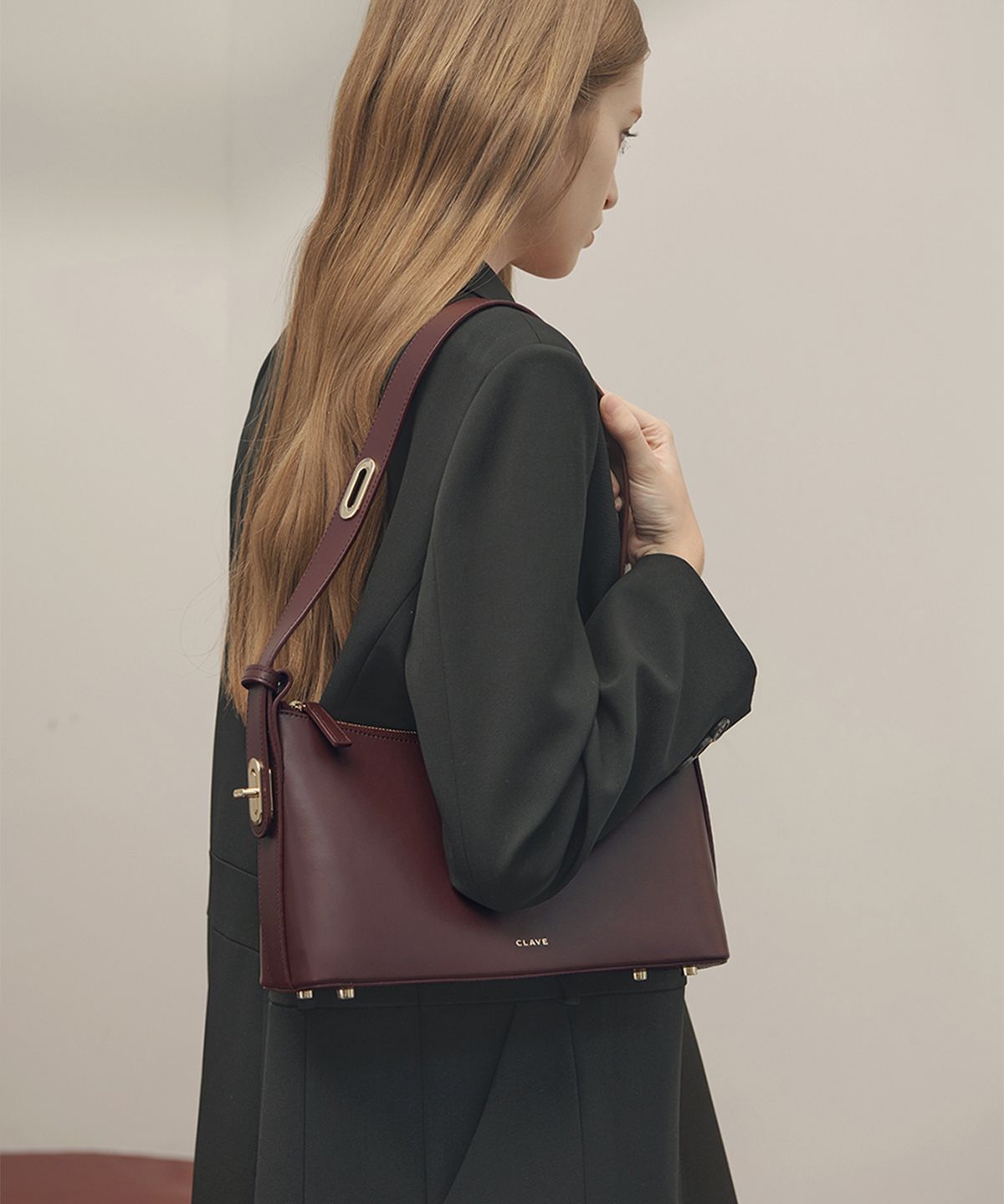 끌라베(CLAVE) 헬렌 버건디 숄더백 (HELEN Burgundy Shoulder Bag)