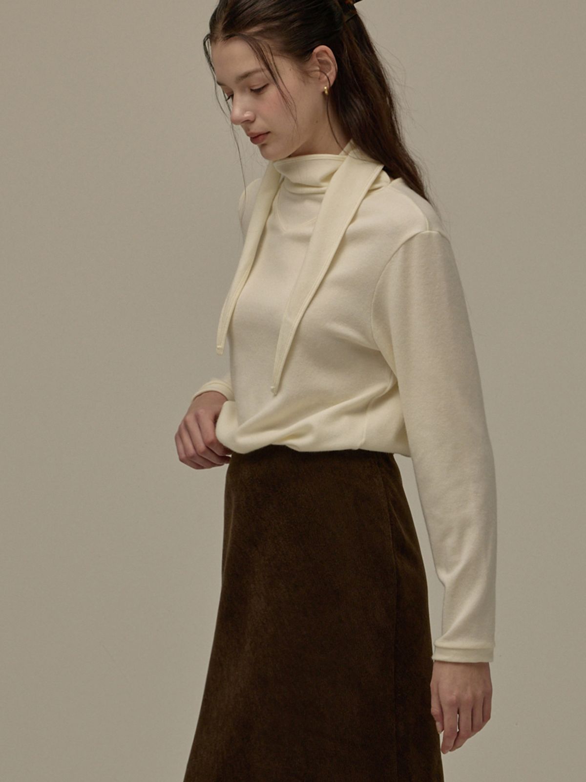 비뮤즈맨션(BEMUSE MANSION) Tie scarf top - Ivory