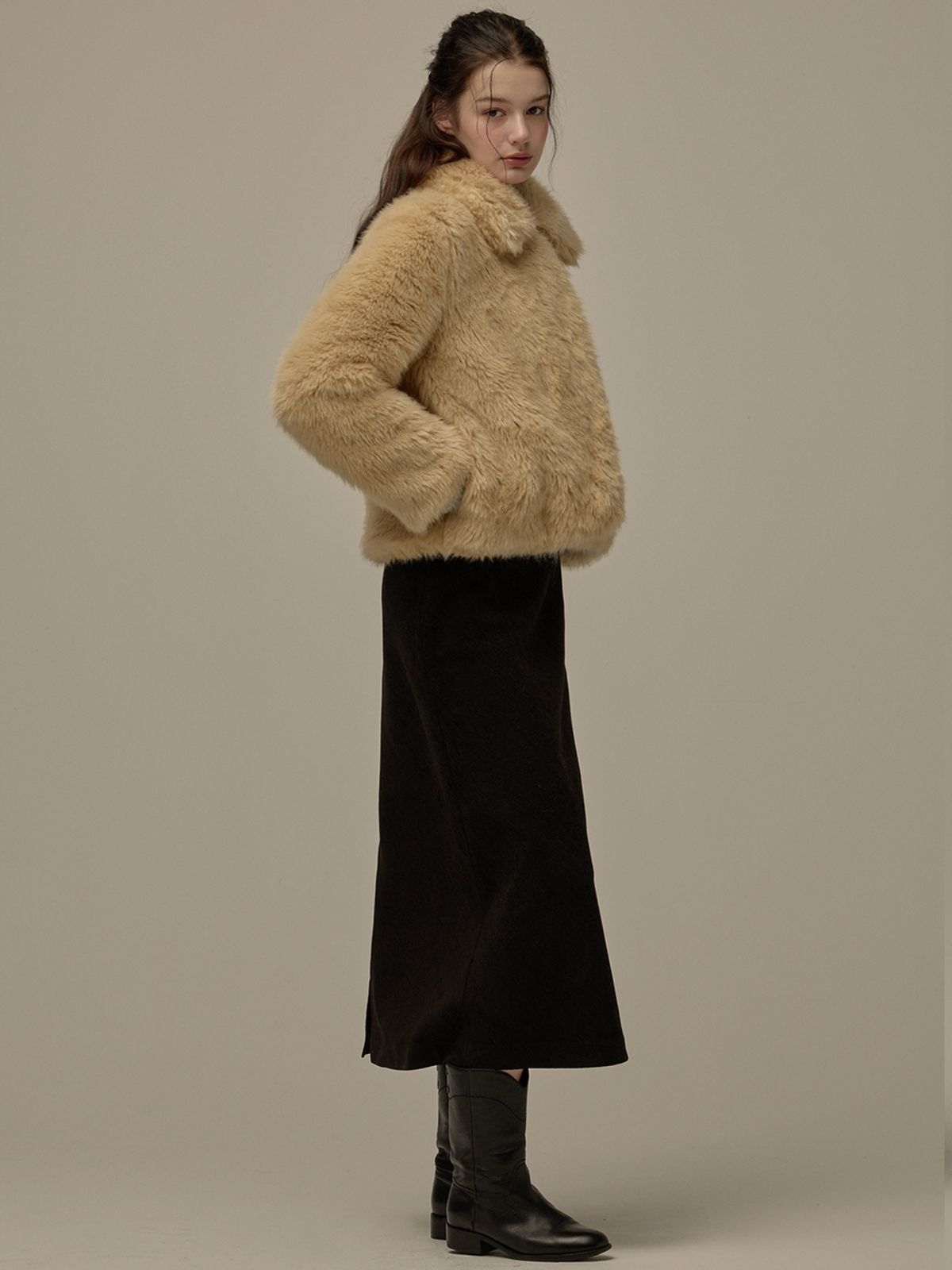 비뮤즈맨션(BEMUSE MANSION) Alpaca faux fur jacket - Beige