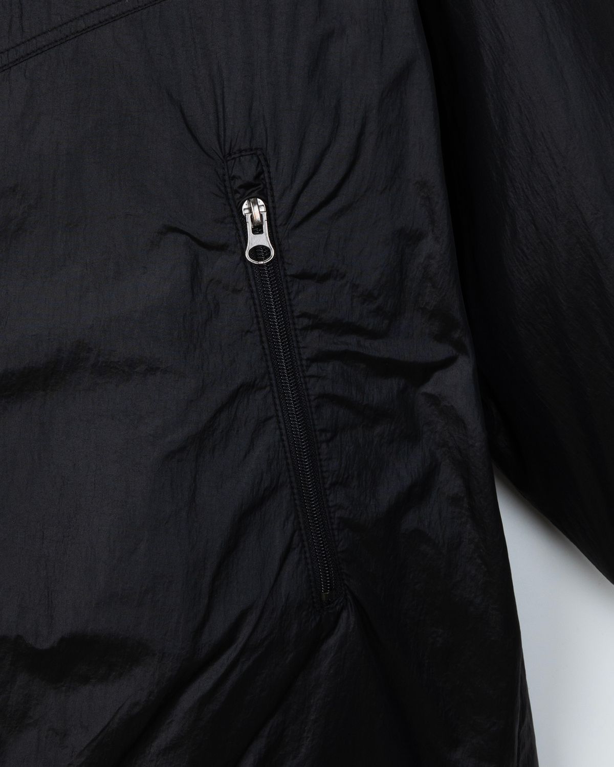 디앤드퀘스천(THEENDQUESTION) Reversible half long padded jumper / BLACK