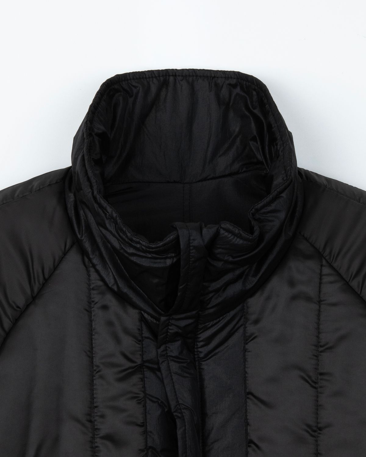 디앤드퀘스천(THEENDQUESTION) Reversible half long padded jumper / BLACK